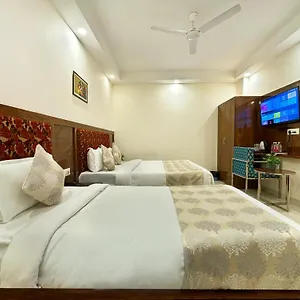 Emblem Suites- Near Delhi Airport ホテル ニューデリー